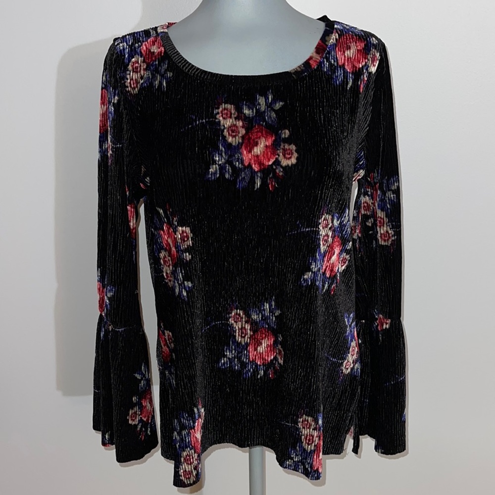 Vintage Northern Reflections Ribbed Bell Sleeve Top